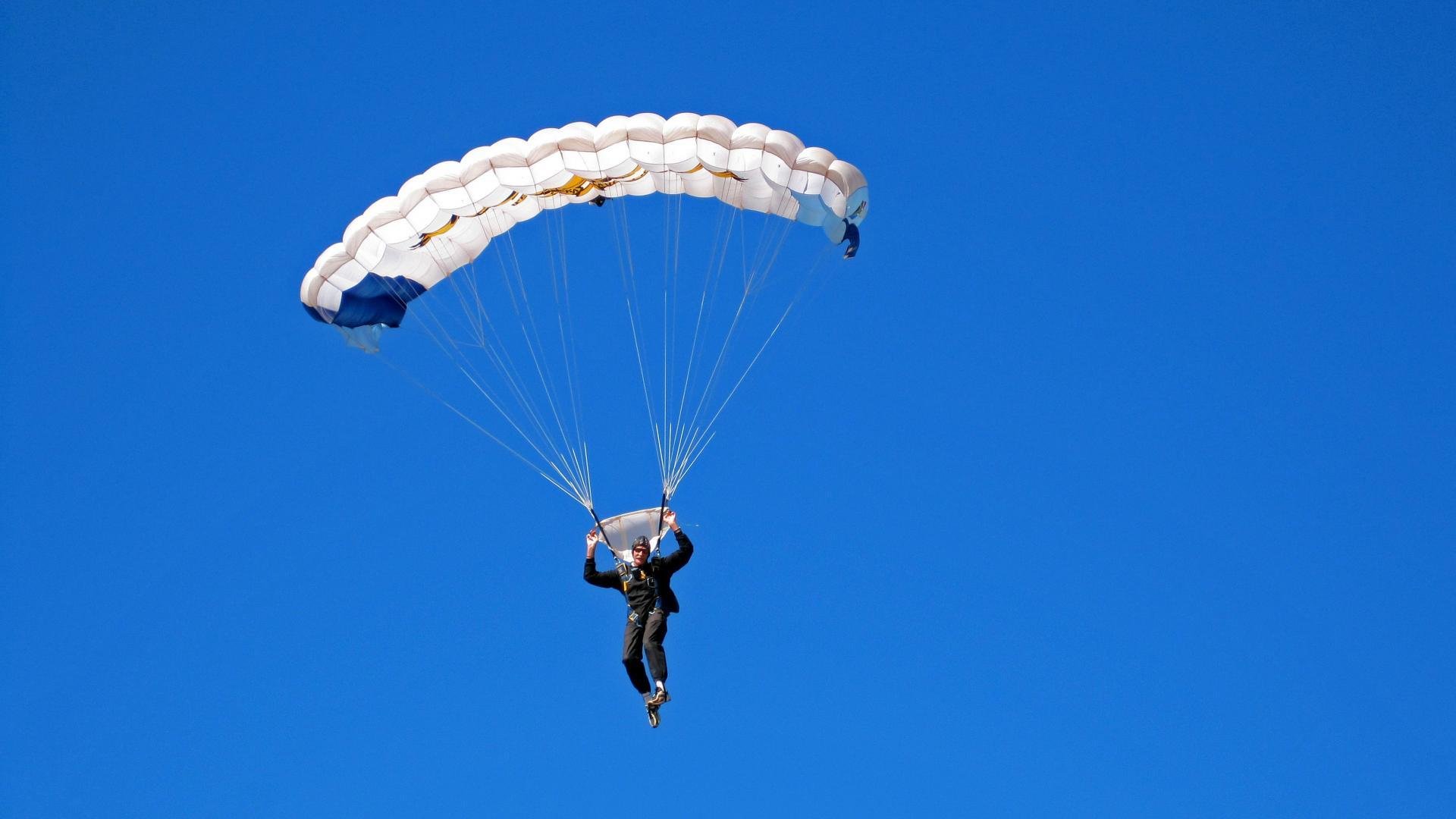 爱游戏电竞官网-青少年篮球比赛吸引线上线下千万粉丝关注，青少年篮球赛的意义